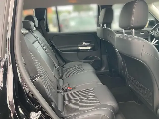 Mercedes-Benz GLB 220