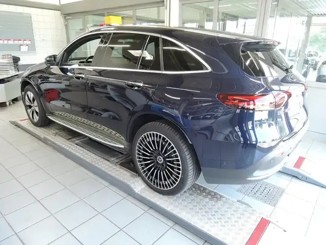 Mercedes-Benz EQC 400