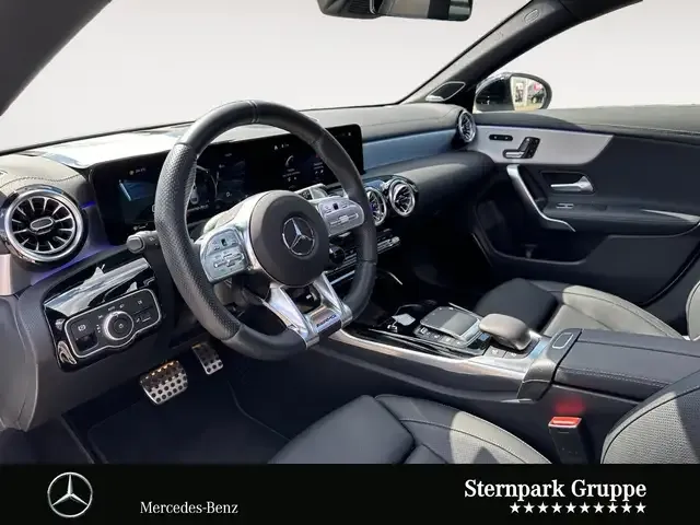Mercedes-Benz CLA 35 AMG