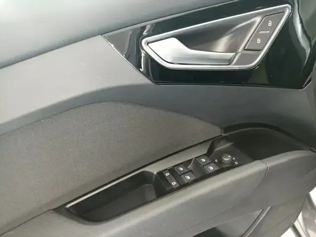 Audi 50