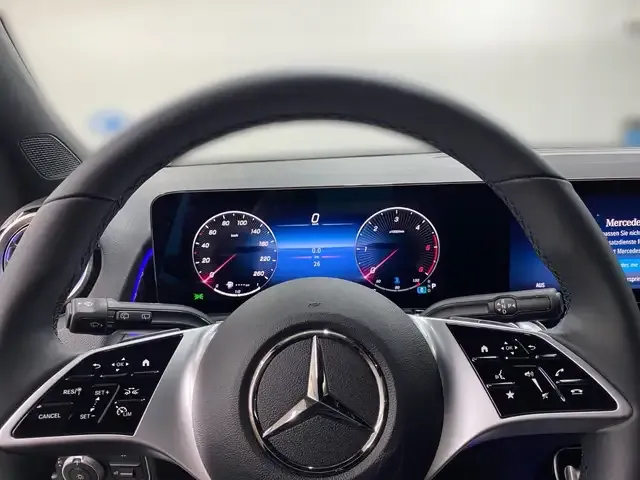 Mercedes-Benz GLB 200