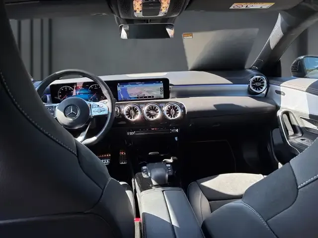 Mercedes-Benz CLA 200