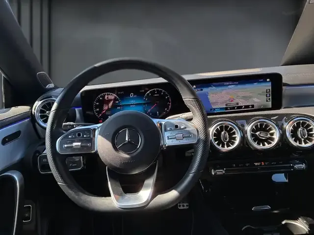 Mercedes-Benz CLA 200