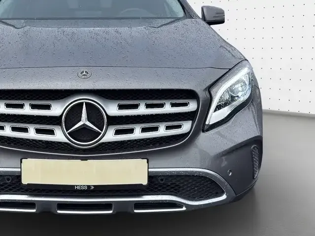 Mercedes-Benz GLA 220