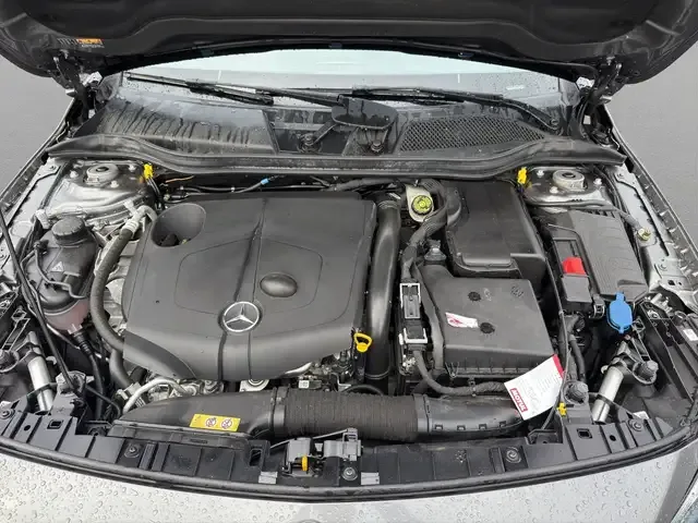 Mercedes-Benz GLA 220