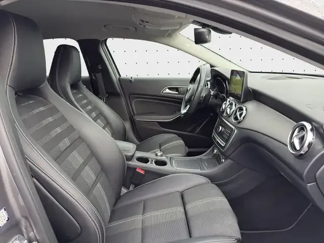Mercedes-Benz GLA 220