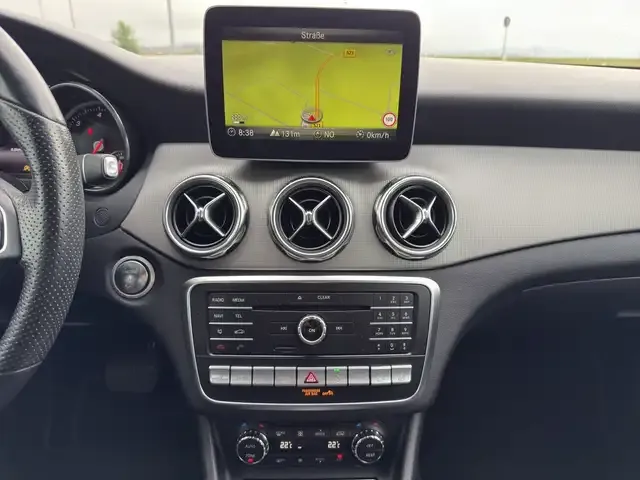 Mercedes-Benz GLA 220