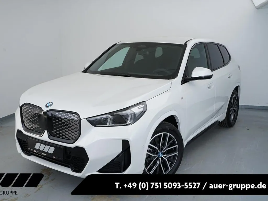 BMW iX1