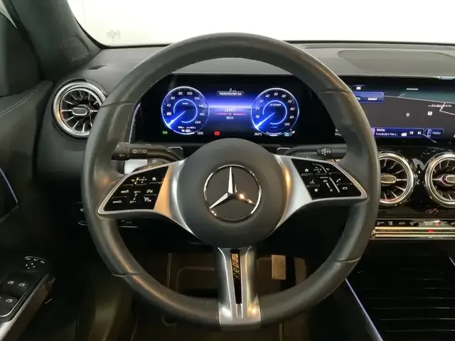 Mercedes-Benz EQB 300
