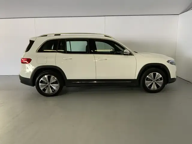 Mercedes-Benz EQB 300
