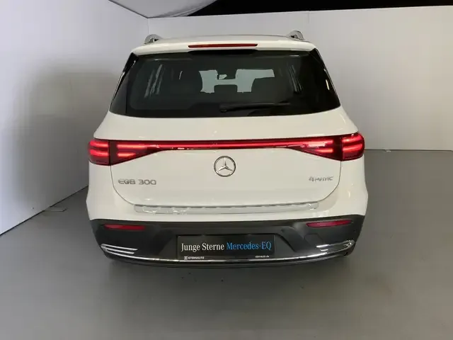 Mercedes-Benz EQB 300