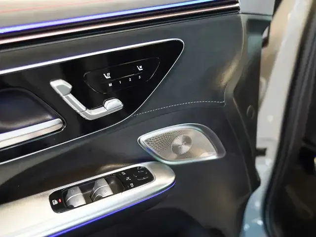 Mercedes-Benz EQE SUV