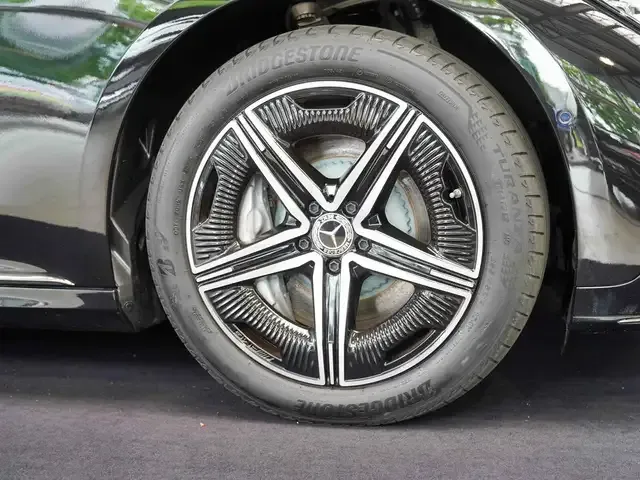 Mercedes-Benz EQE 350