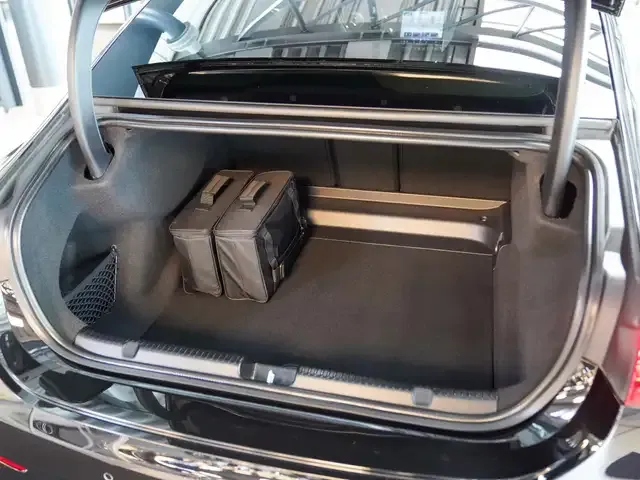 Mercedes-Benz EQE 350