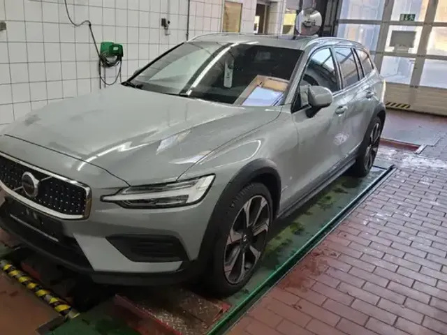 Volvo V60 Cross Country