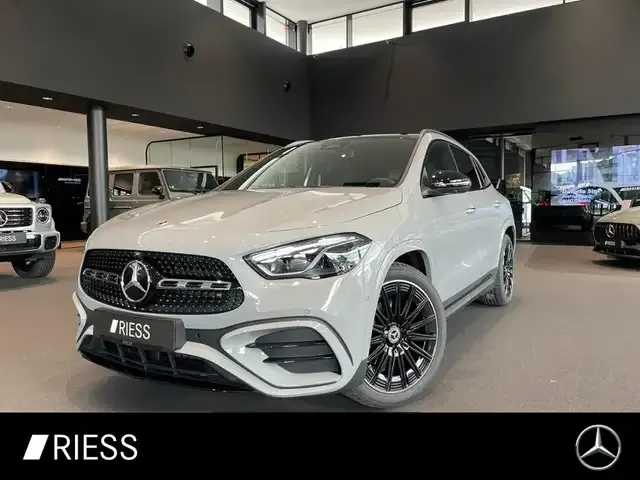 Mercedes-Benz GLA 200