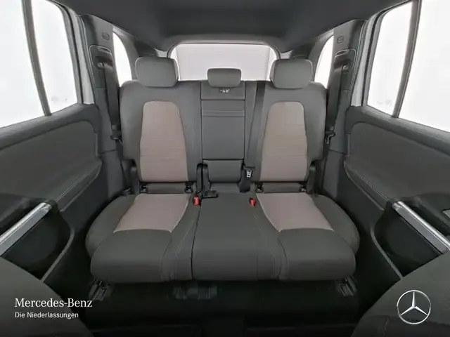 Mercedes-Benz EQB 300
