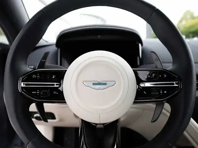 Aston Martin DB12