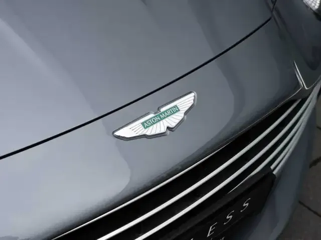 Aston Martin DB12