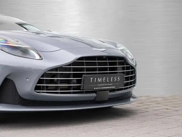 Aston Martin DB12