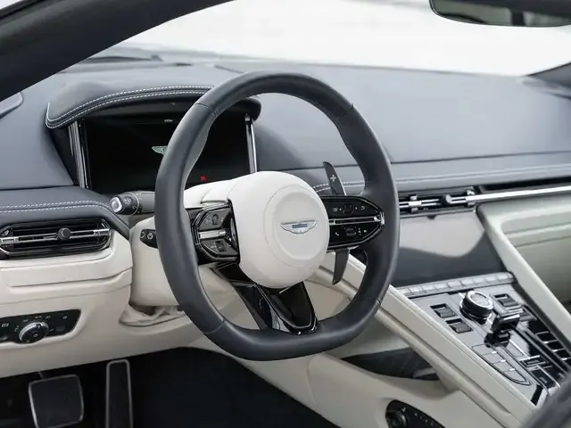 Aston Martin DB12