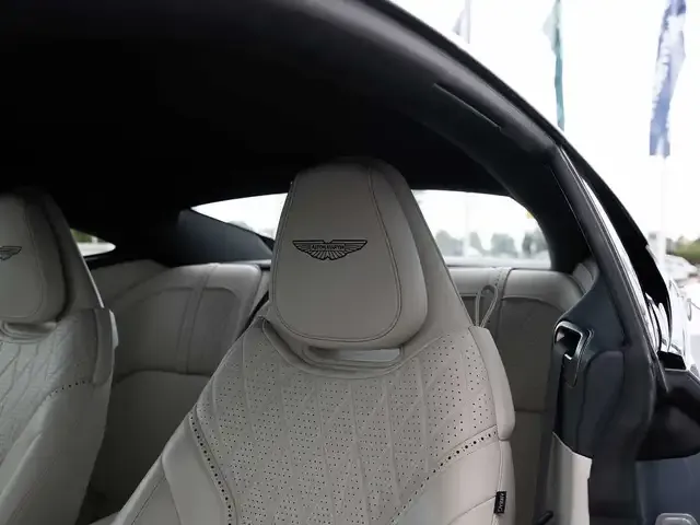 Aston Martin DB12