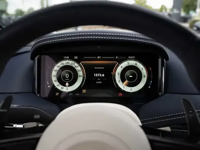 Aston Martin DB12