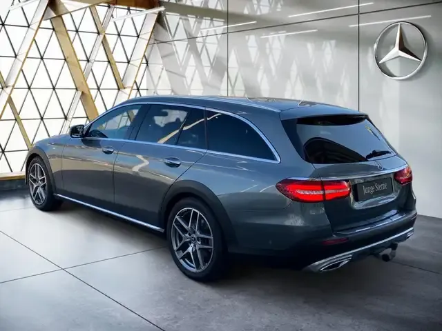 Mercedes-Benz E 400