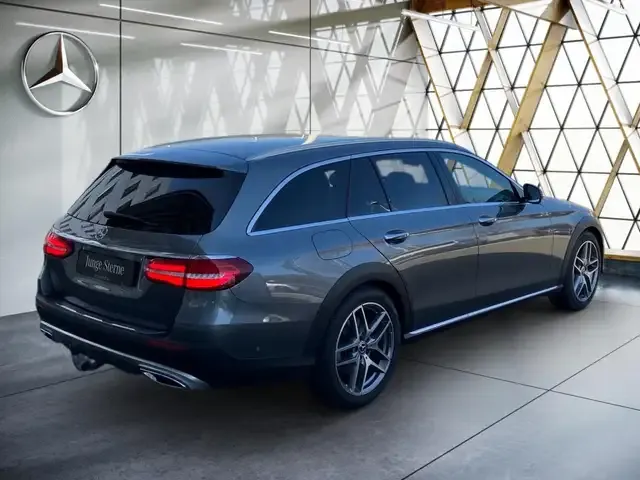 Mercedes-Benz E 400