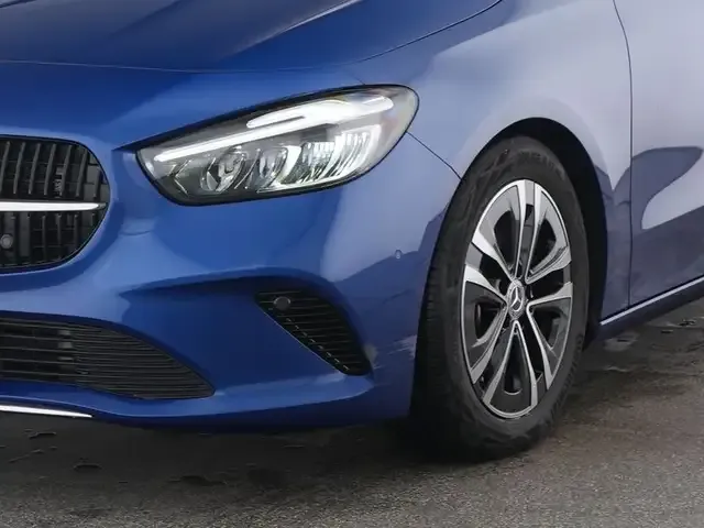 Mercedes-Benz B 220