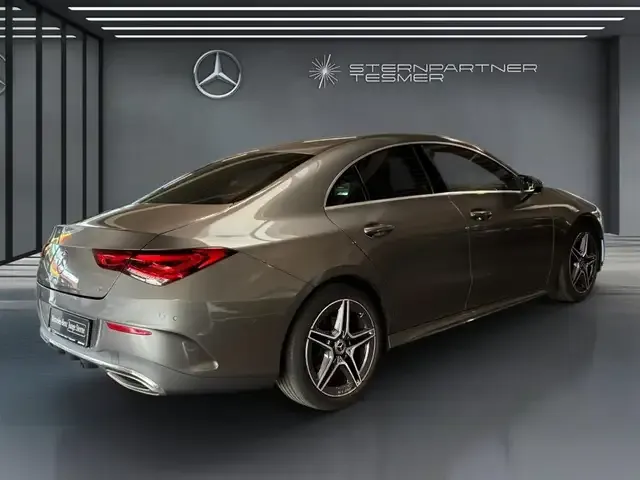 Mercedes-Benz CLA 200