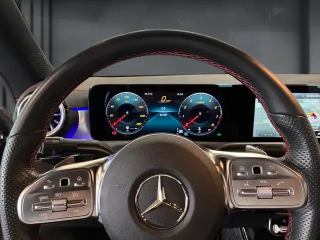Mercedes-Benz CLA 200