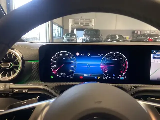 Mercedes-Benz CLA 180