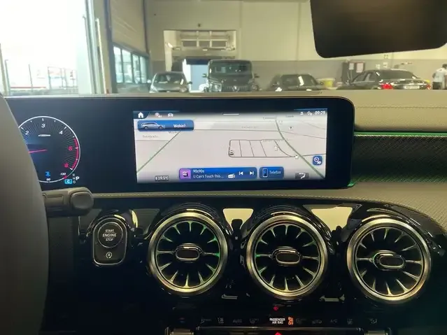 Mercedes-Benz CLA 180