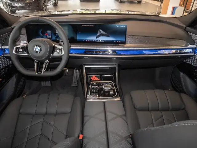 BMW 740