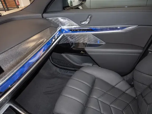 BMW 740