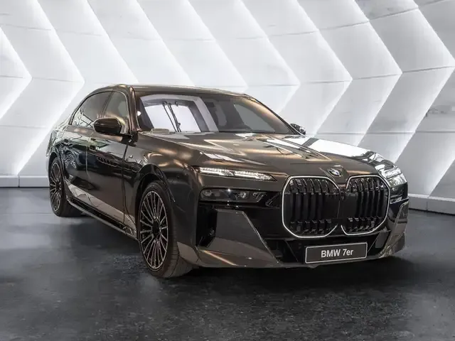 BMW 740