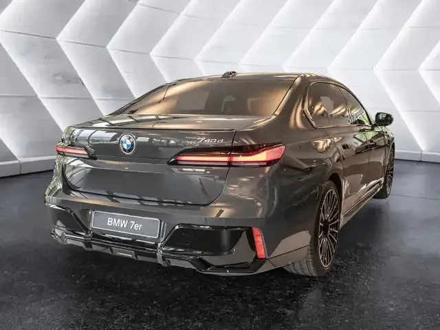 BMW 740