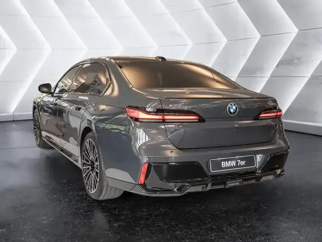 BMW 740