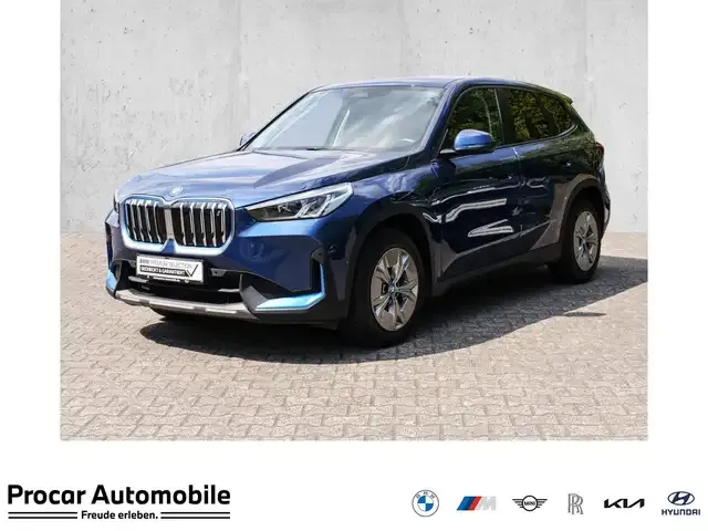 BMW iX1