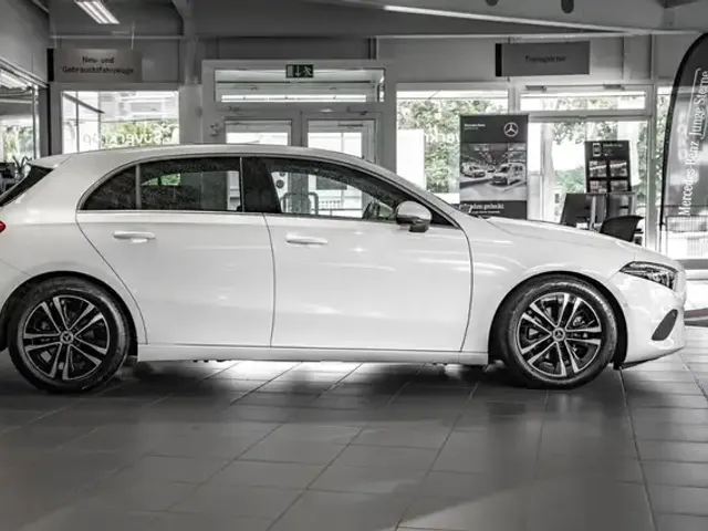 Mercedes-Benz A 200