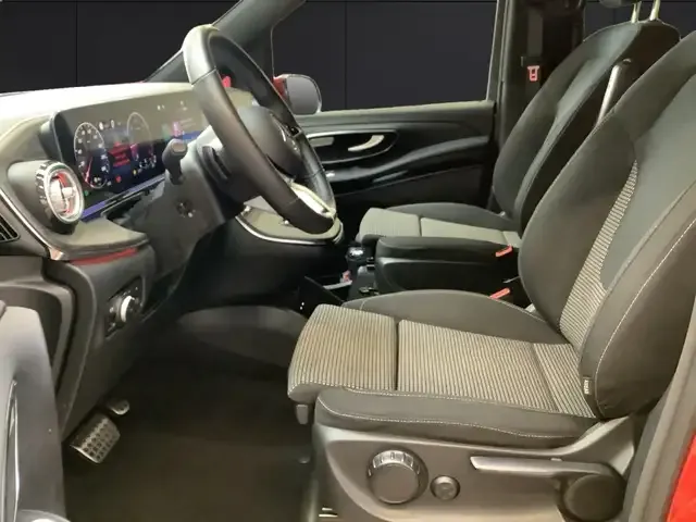 Mercedes-Benz V 220