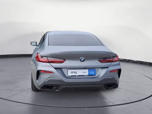 BMW 840