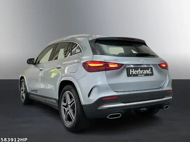 Mercedes-Benz GLA 180