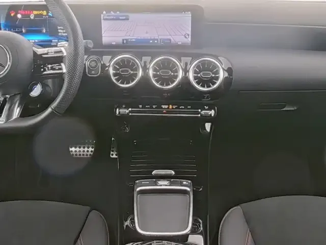 Mercedes-Benz A 35 AMG