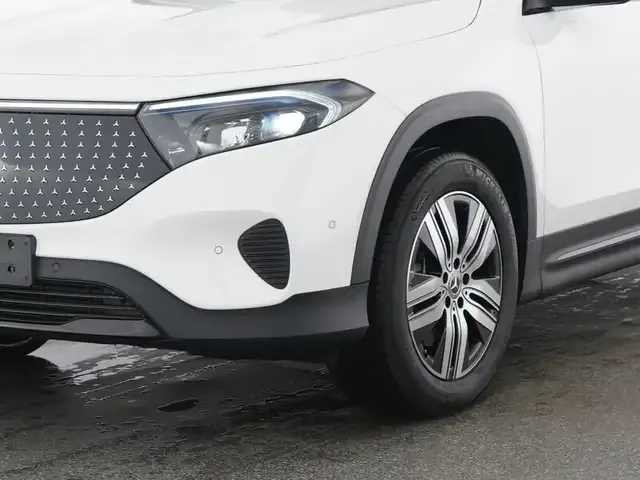 Mercedes-Benz EQB 300