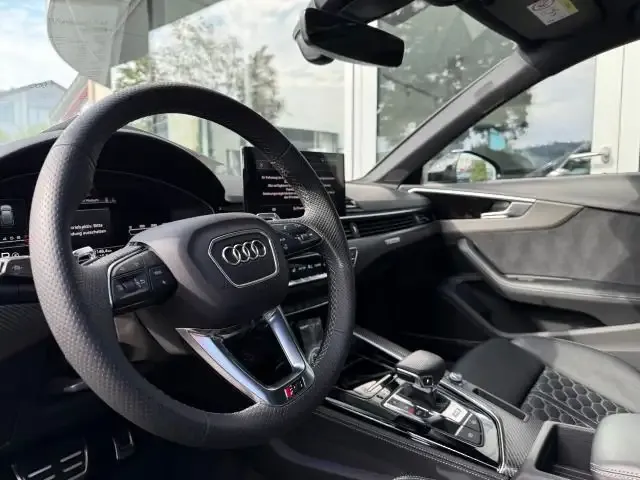 Audi RS4