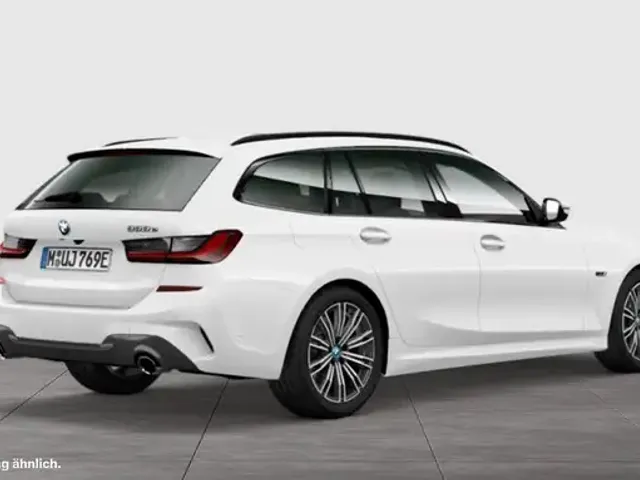 BMW 330