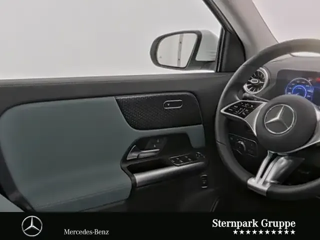 Mercedes-Benz EQA 300