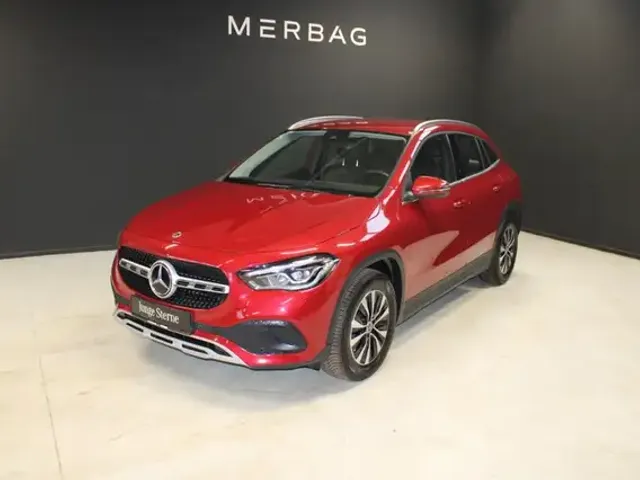 Mercedes-Benz GLA 200